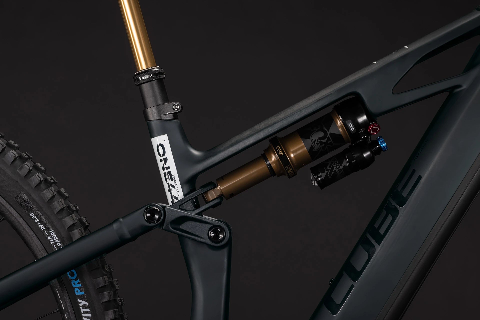 Cube Stereo Hybrid ONE44 HPC AT 800 carbon´n´white 2027