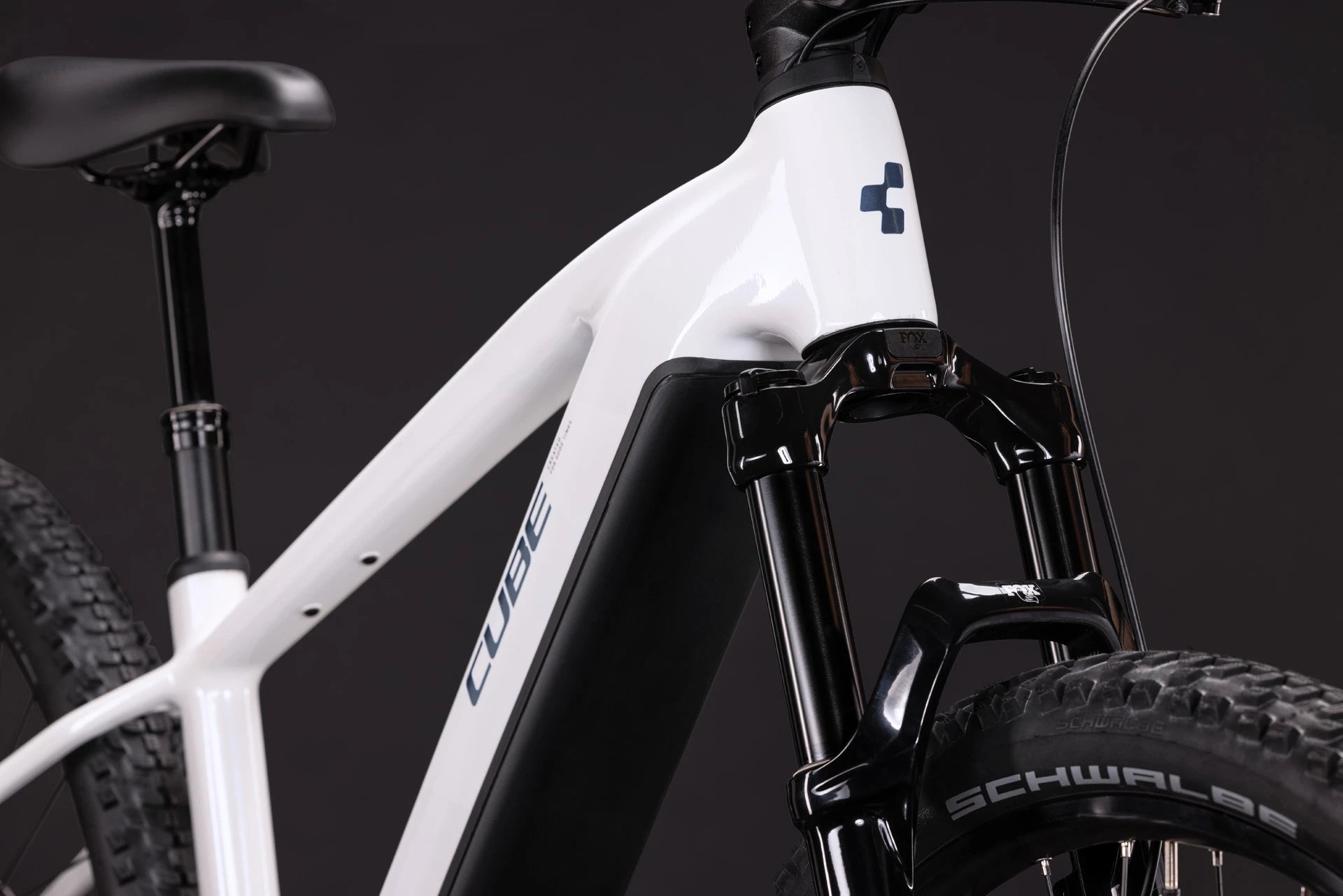 Cube Reaction Hybrid Race 800 snow´n´black 2027