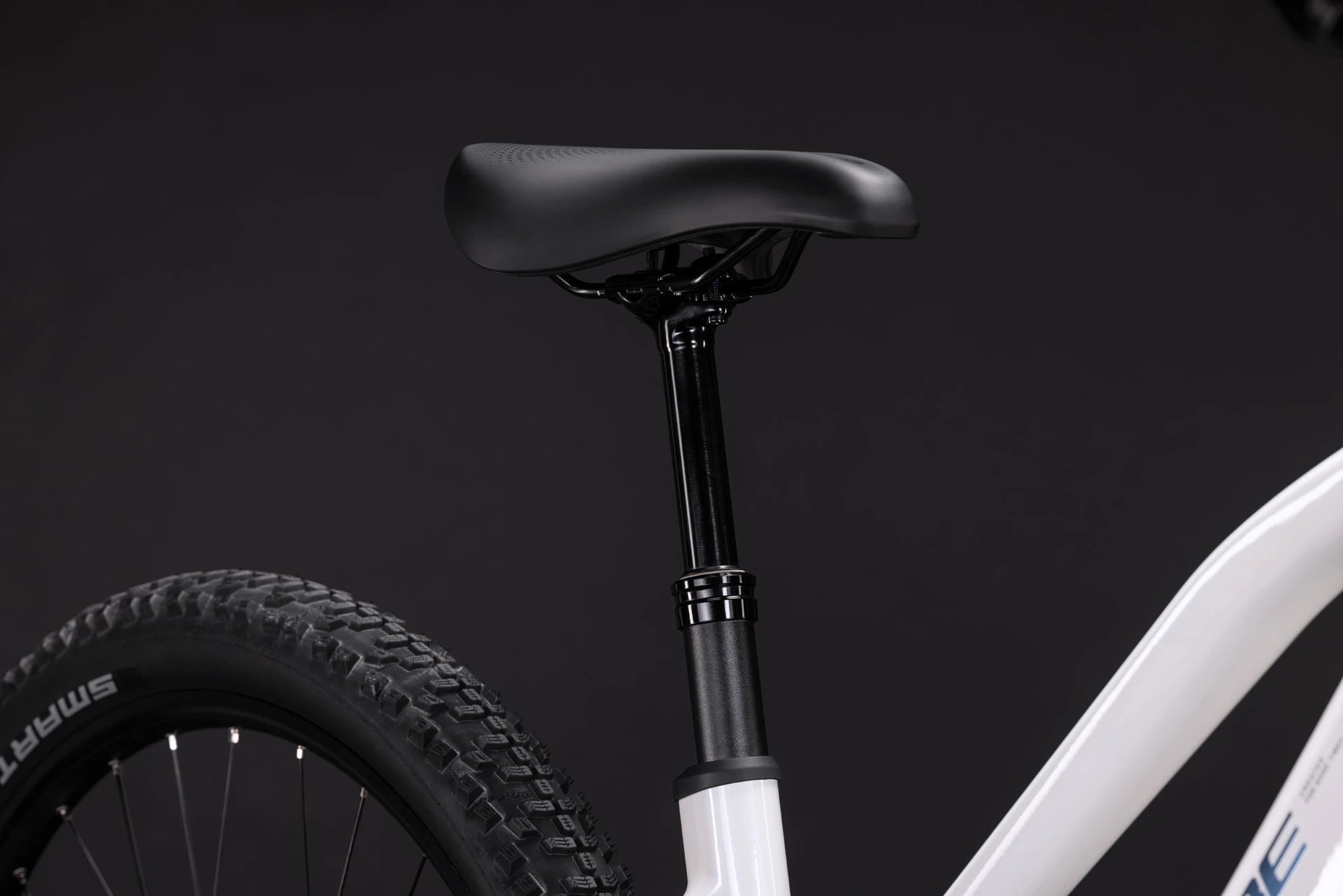 Cube Reaction Hybrid Race 800 snow´n´black Trapeze 2027