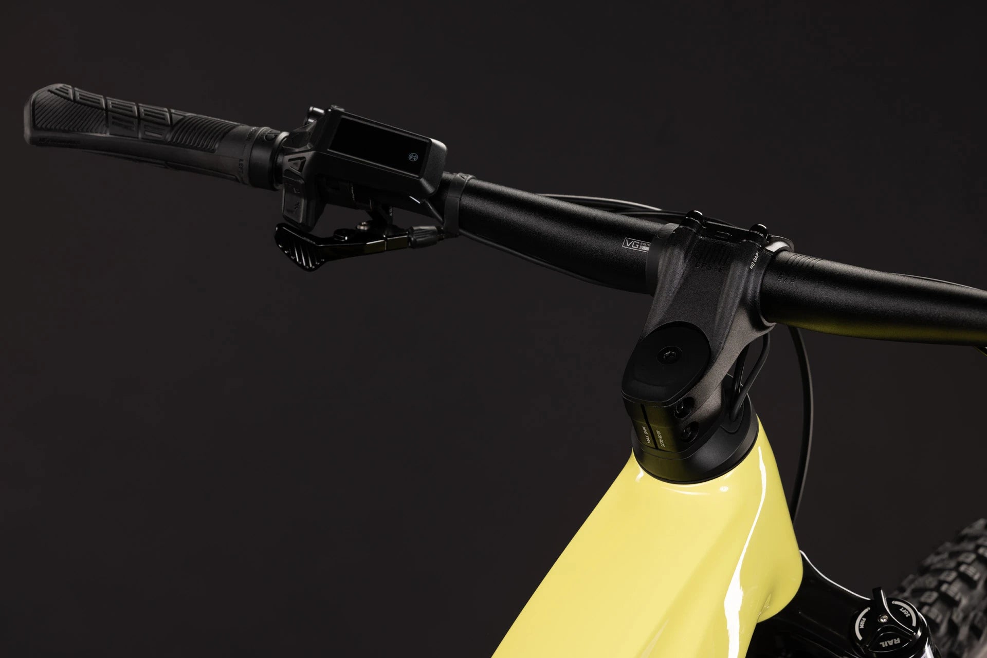 Cube Reaction Hybrid Race 800 bananasplit´n´black 2027