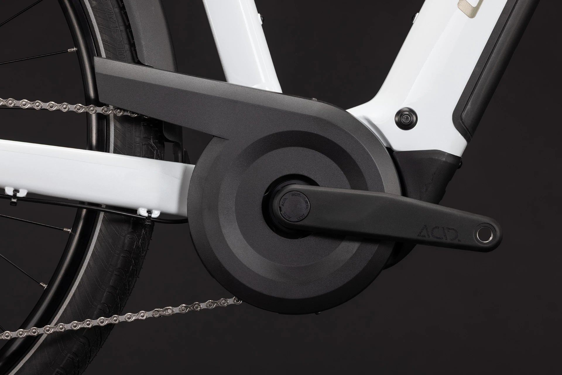 Cube Touring Hybrid ONE 600 metallicwhite´n´chrome 2027