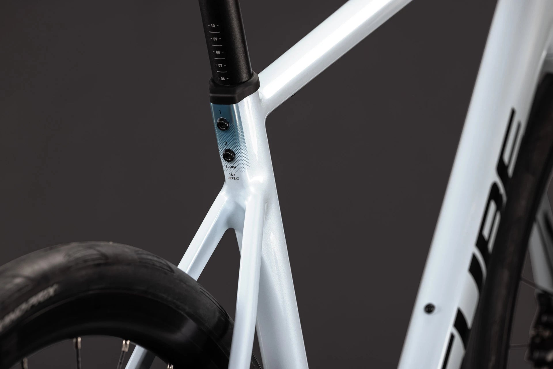 Cube Attain Pro glacier´n´black 2027