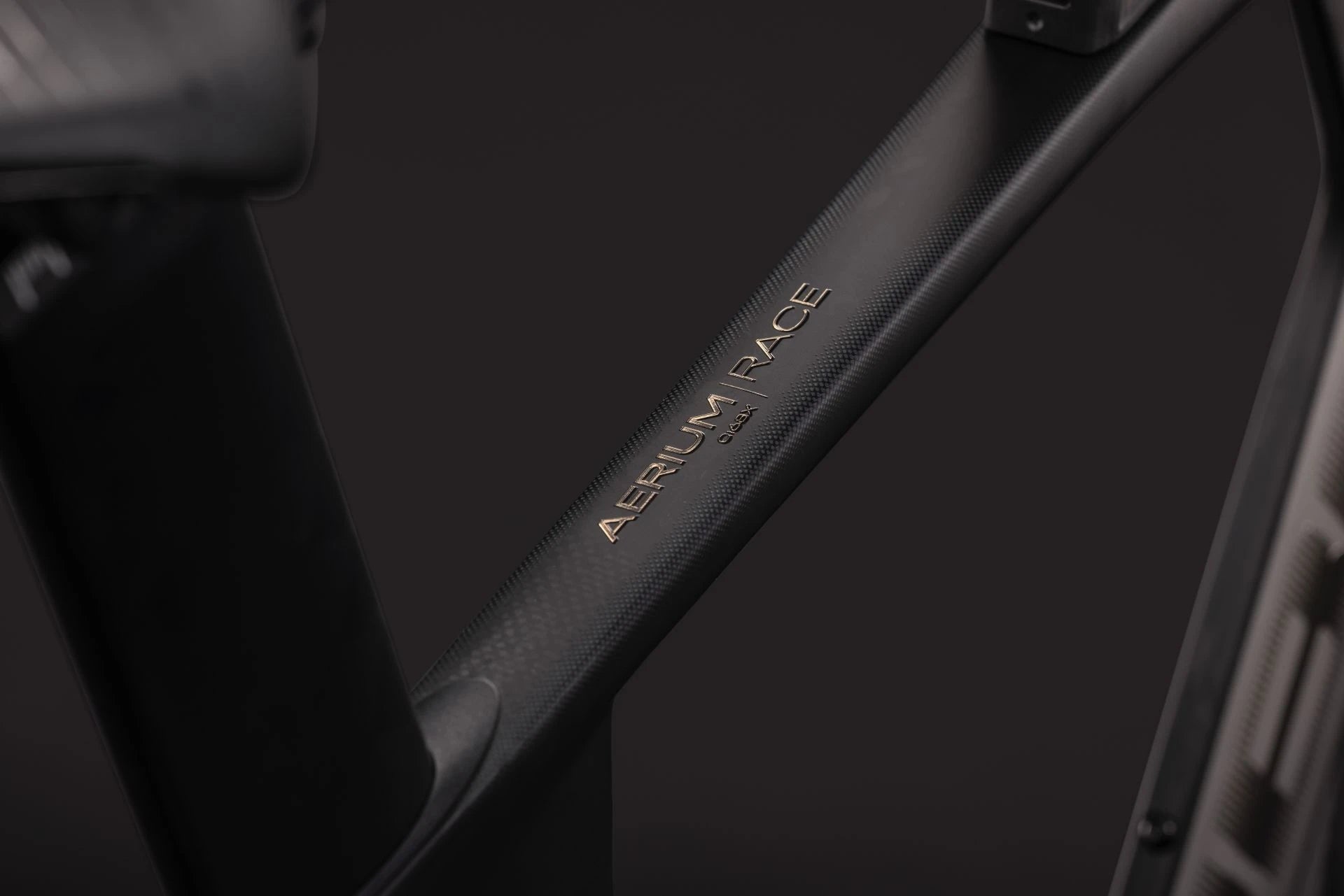 Cube Aerium C:68X Race carbon´n´chrome 2027