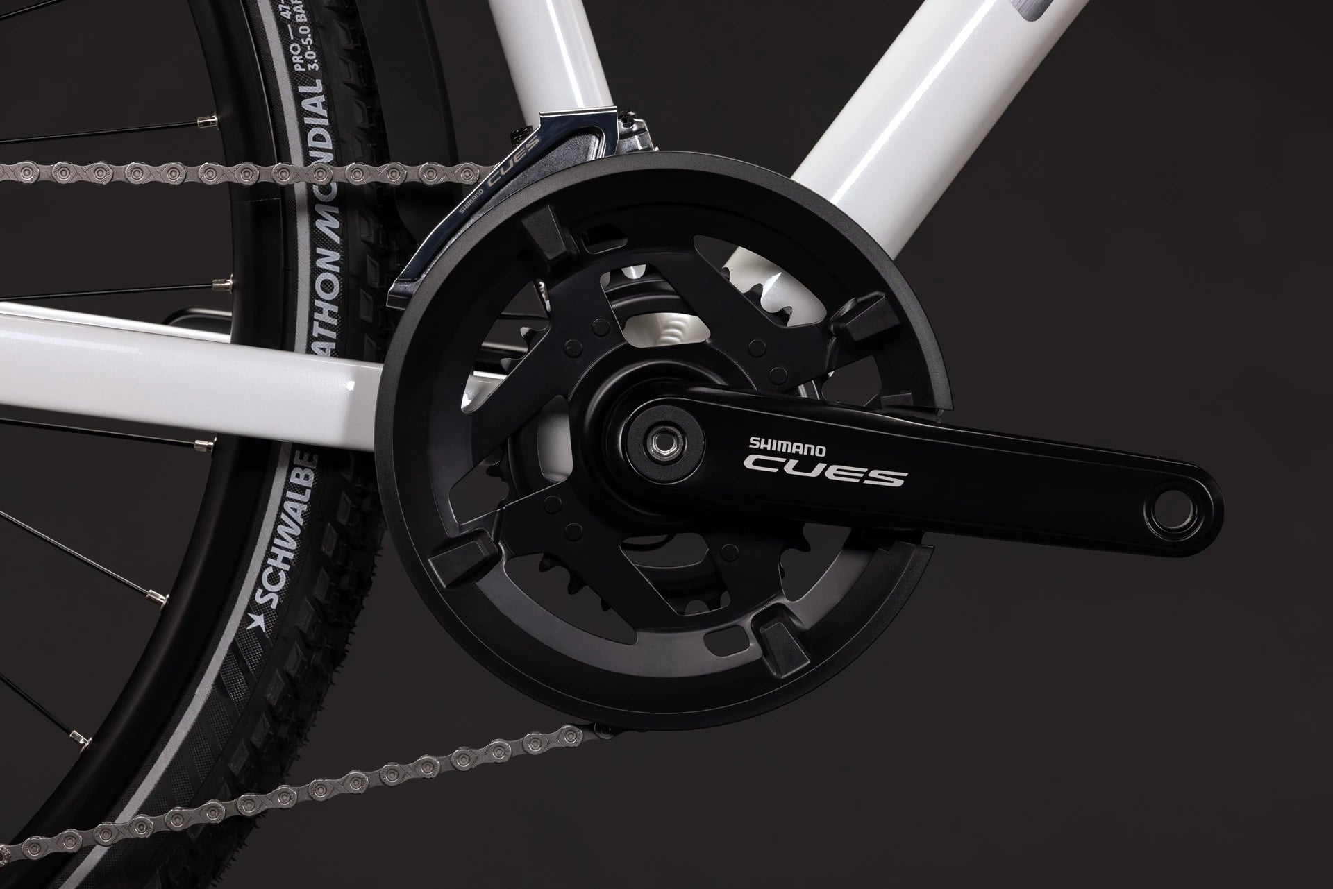 Cube Kathmandu Pro metallicwhite´n´chrome 2027