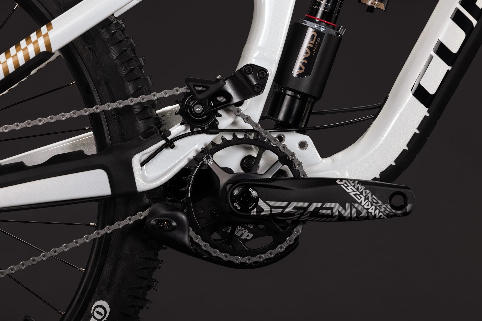 Cube Two15 Race powdergold´n´black 2027
