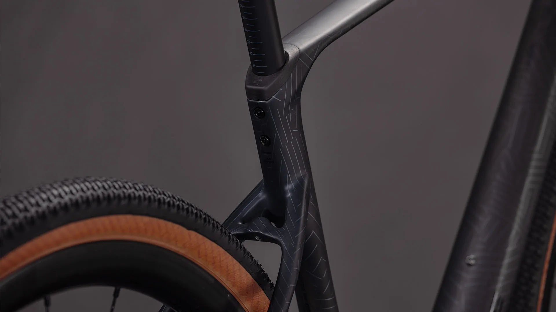 Cube Nuroad C:62 EXC carbon´n´crisscross 2026