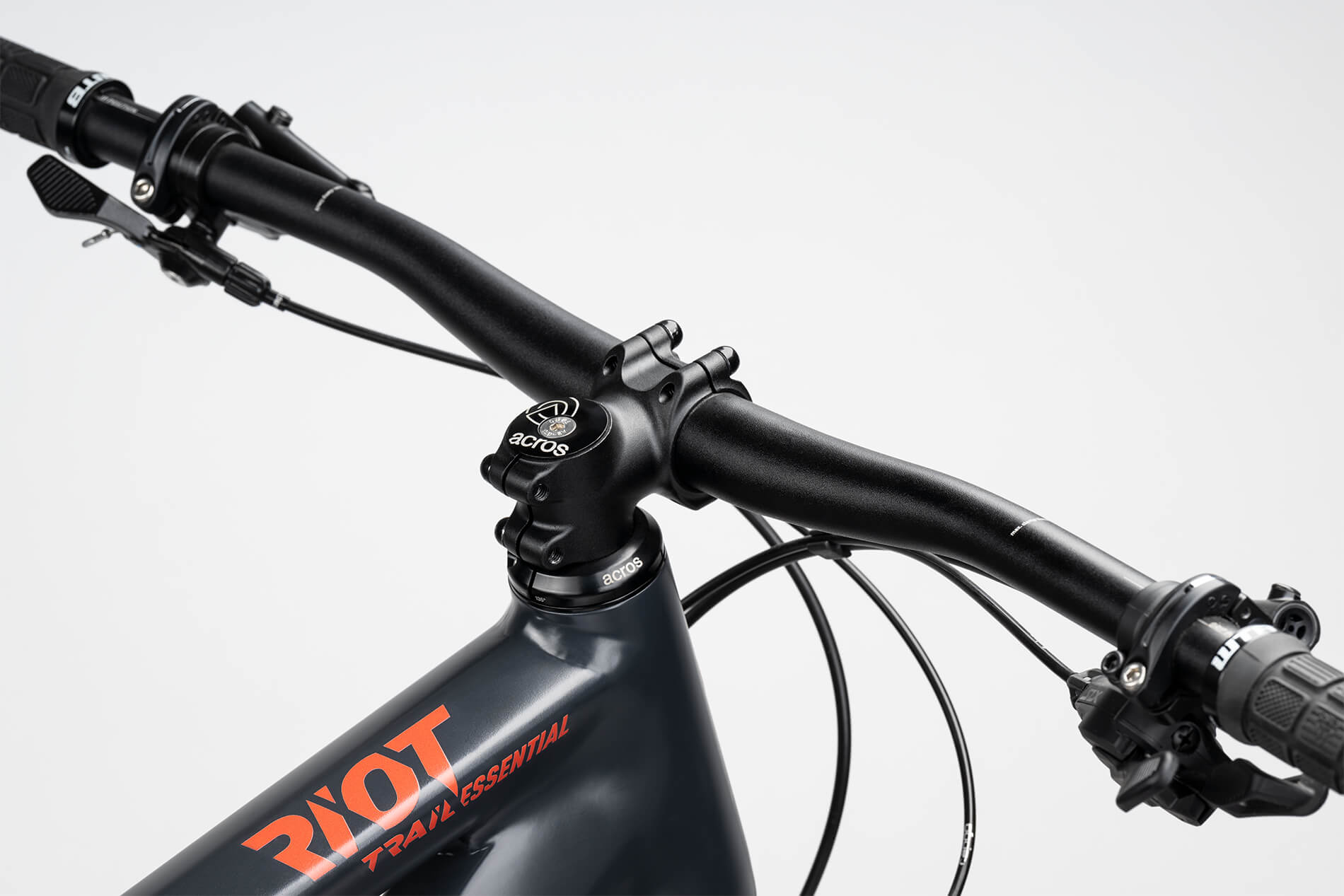 Ghost Riot Trail Essential dark grey/orange - matt