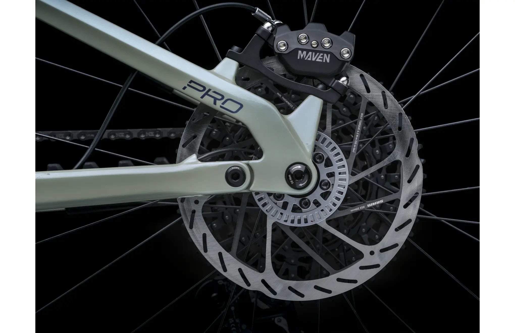 Crussis e-Full 12.11-PRO (600 Wh) silver/green 2026