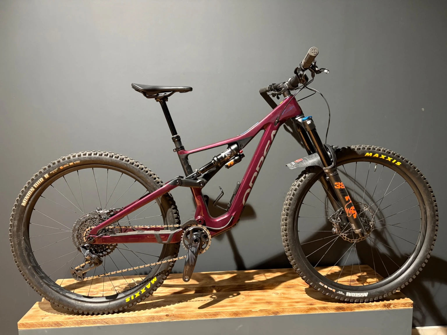 Orbea RALLON M10 Metallic Mulberry | Enduro (160-180mm) | Gebrauchtrad - Liquid-Life
