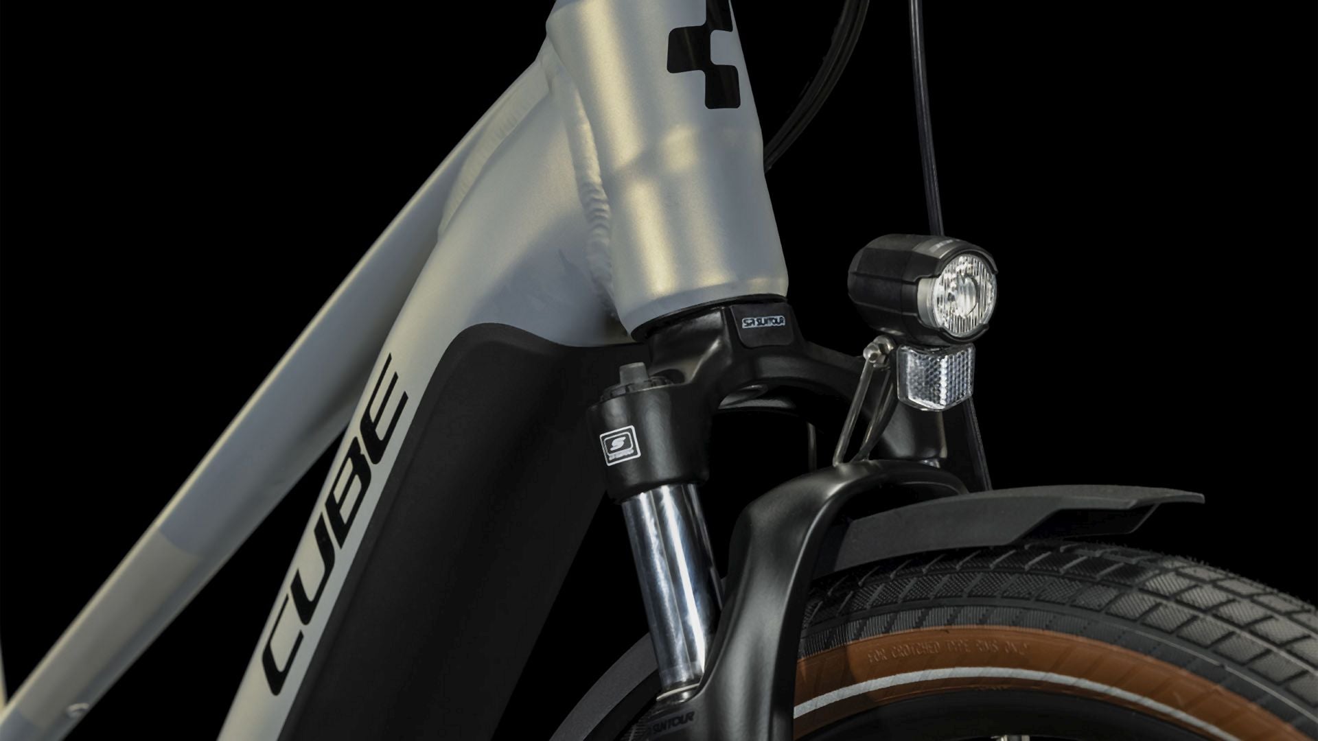 Cube Touring Hybrid Pro 625 pearlysilver´n´black Trapez