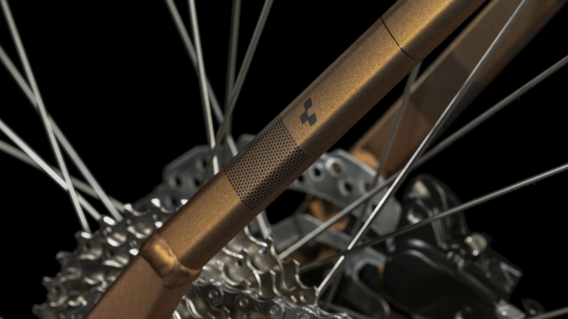 Cube Nature Pro gold´n´black Trapez