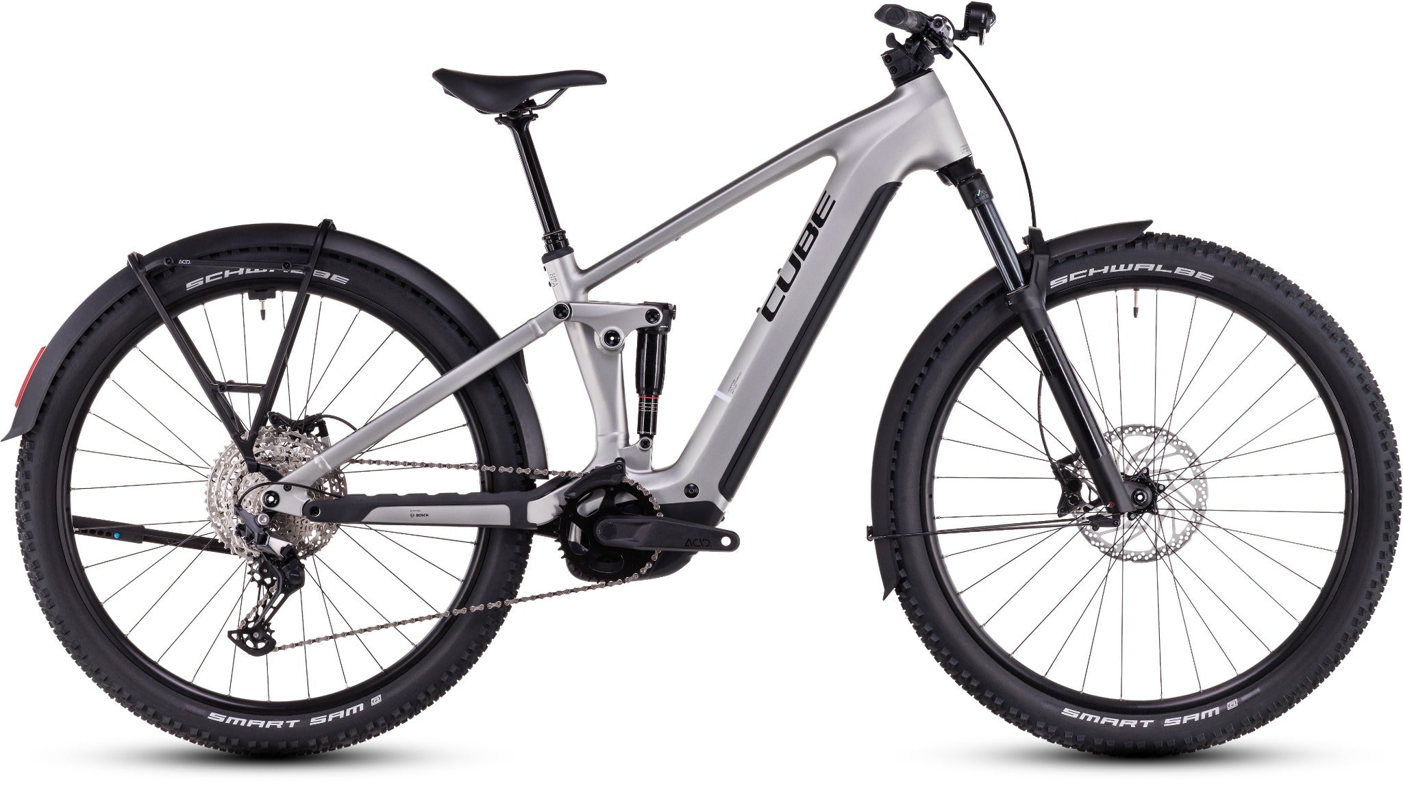 Silbernes Cube Stereo Hybrid One22 E-Mountainbike mit robuster Federung und breiten Reifen, ideal für Offroad-Touren.