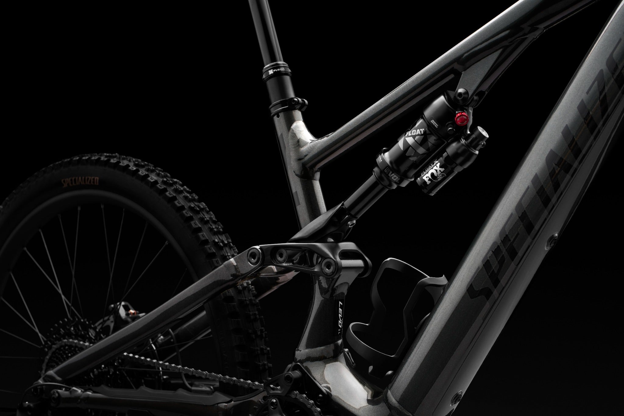 Specialized Turbo Levo SL Mountainbike-Rahmen mit Federung, geeignet für Offroad-Abenteuer und Mountainbike-Enthusiasten.