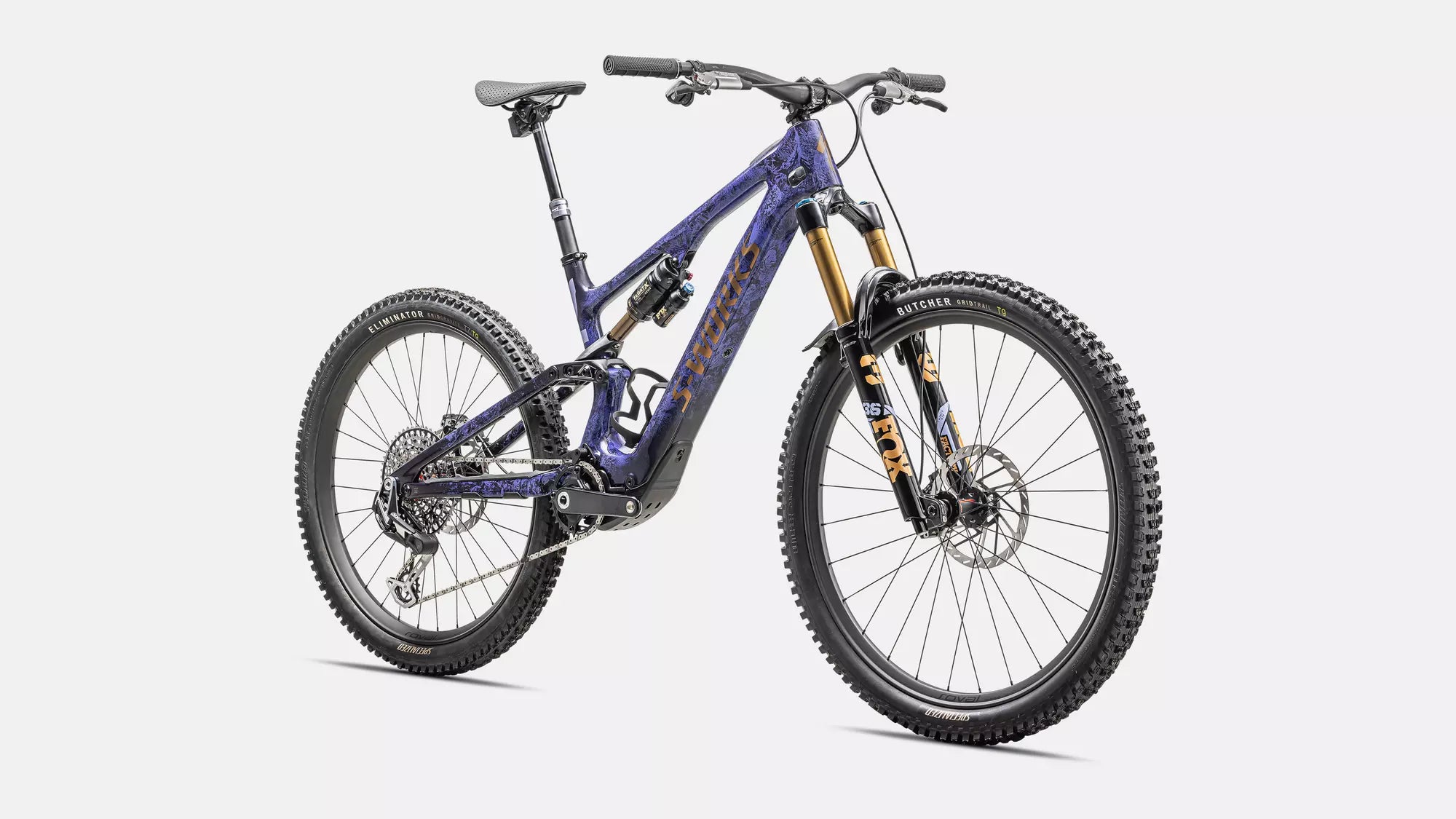 Mountainbike Specialized S-Works in Lila, vollgefedert, ideal für anspruchsvolle Trails und sportliche Fahrer.
