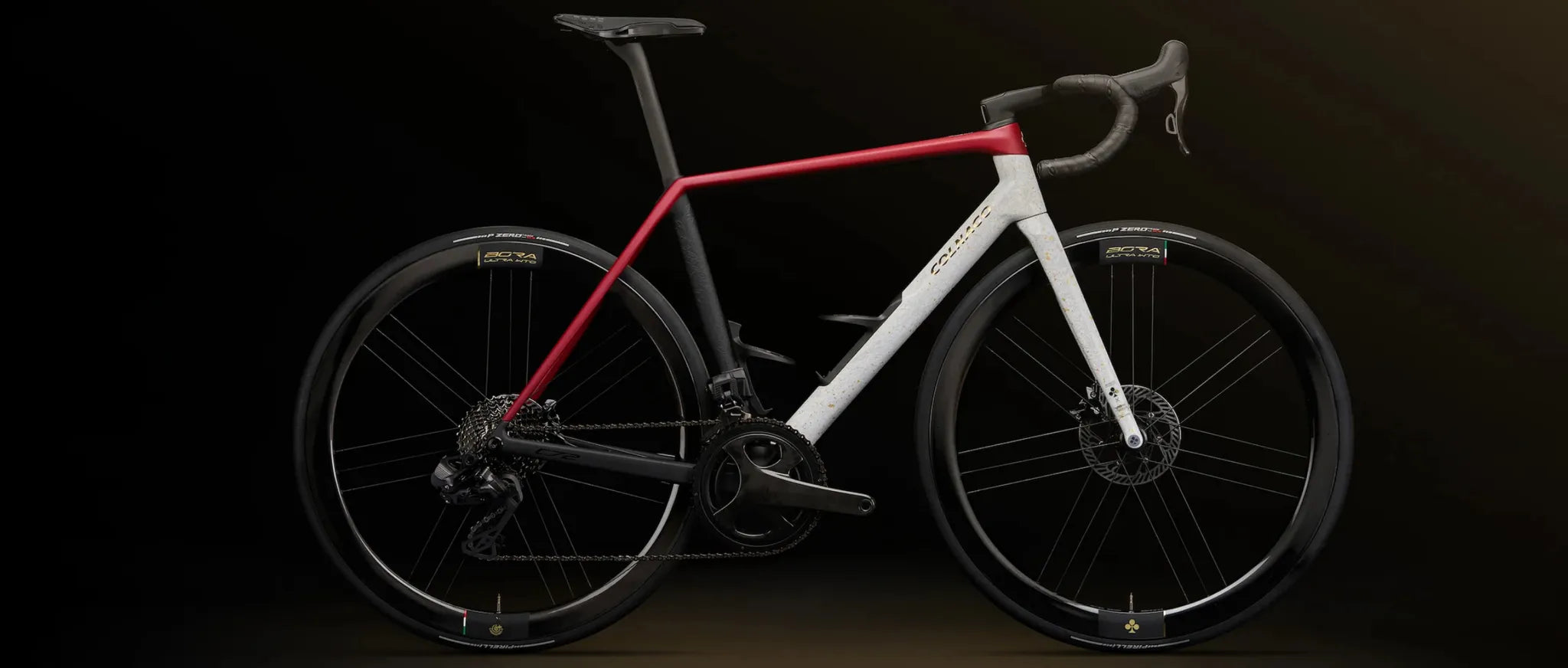 Rennrad ColnagoC72 mit schwarz-weiß-rotem Rahmen, ideal für ambitionierte Radfahrer