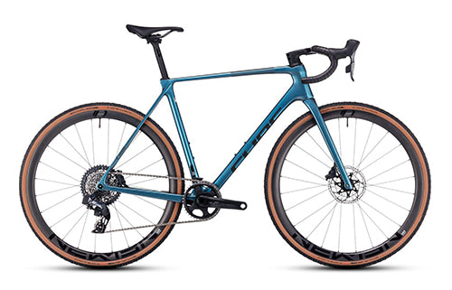 Blaues Cube Cyclocross-Fahrrad, Scheibenbremsen, breitere Reifen, geeignet für Offroad-Nutzung und sportliche Fahrer.