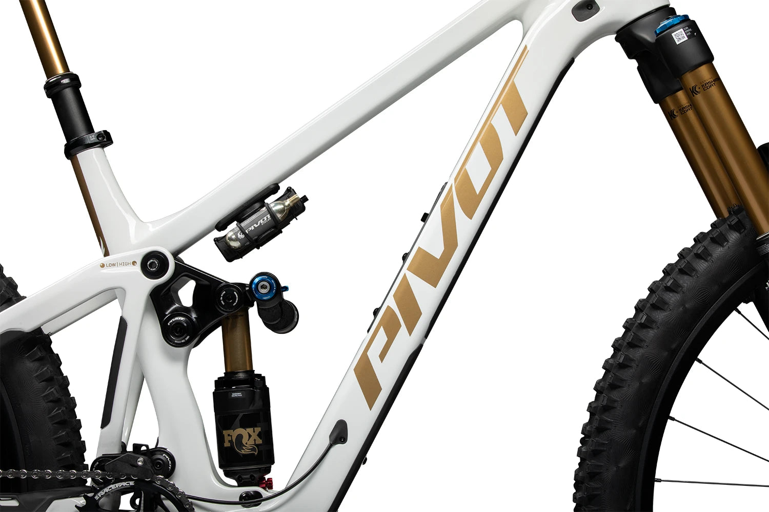 Pivot-Firebird Mountainbike-Rahmen in Weiß mit Fox-Federung, ideal für Offroad-Einsatz, sportliches Design.