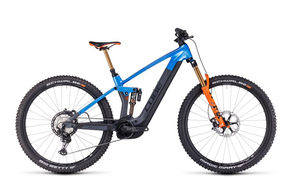 CUBE Stereo Hybrid 140 E-Mountainbike in Blau und Orange, geeignet für anspruchsvolle Geländefahrten.