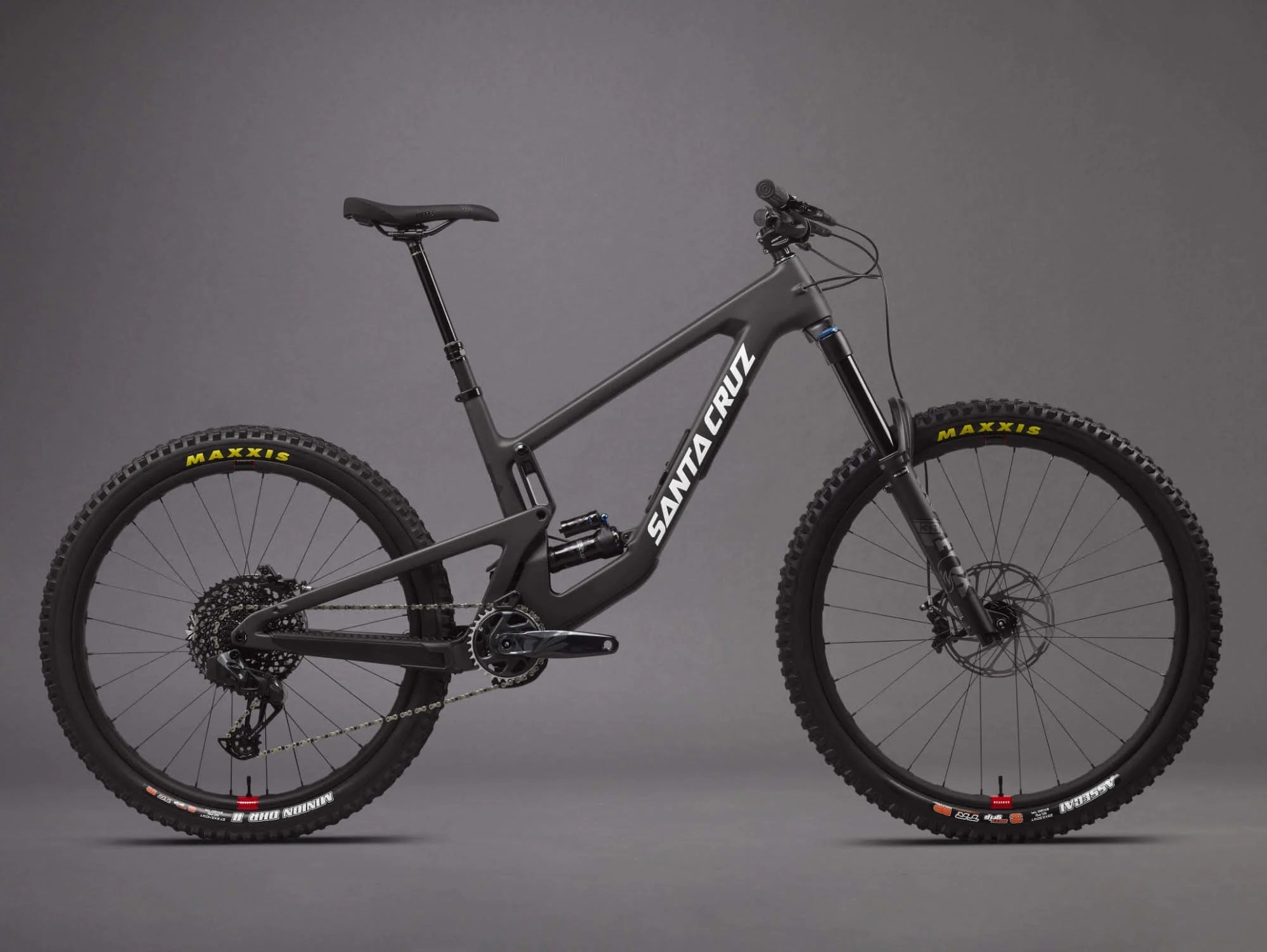 Santa Cruz Nomad Mountainbike, schwarz, robustes Design, vollgefedert, geeignet für anspruchsvolle Geländetouren.