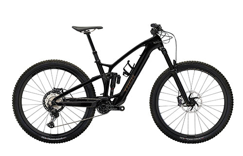 Schwarzes Trek E-MTB Fully, leistungsstarkes Elektrofahrrad für Offroad-Abenteuer, geeignet für Mountainbiker.