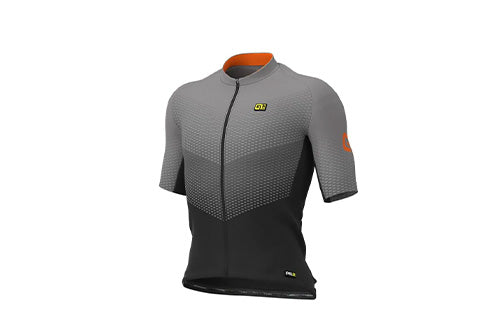 Kurzarm-Radtrikot in Grau und Schwarz mit orangefarbenem Kragen, geeignet für Radsportler.