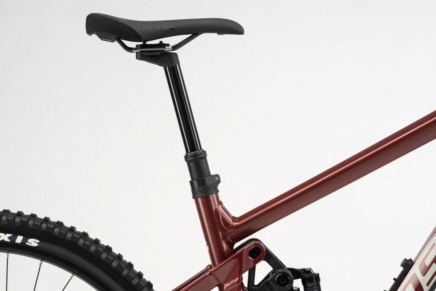 Ghost Riot EN Essential dark red/light dust - matt 2023 - Liquid-Life