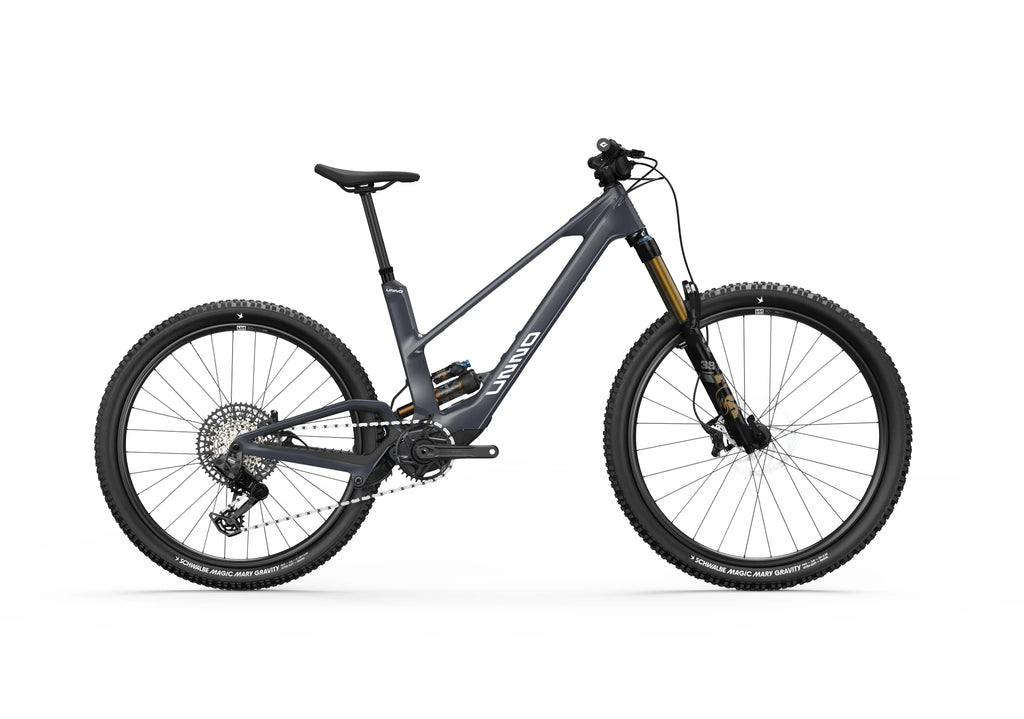 UNNO MITH RACE SILVER Trapez 2025