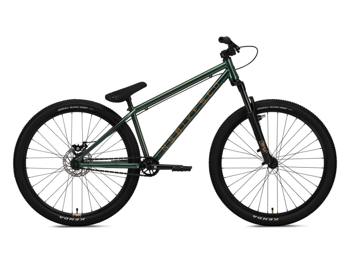 NS Bikes Metropolis Fahrrad, grün, für Dirt Jump, mit stabilen Reifen und starkem Rahmen.