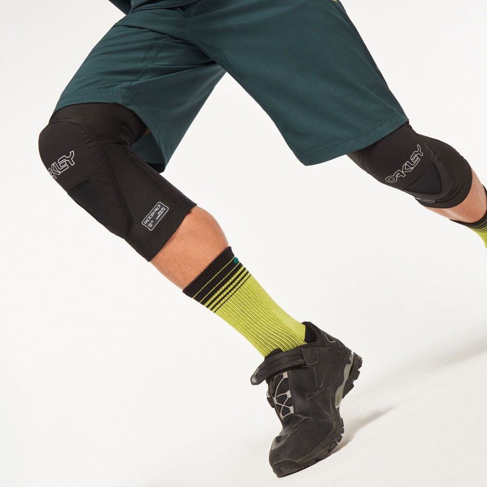 Oakley All Mountain Rz Labs Elbow Grd - Liquid-Life #Wähle Deine Farbe_Blackout