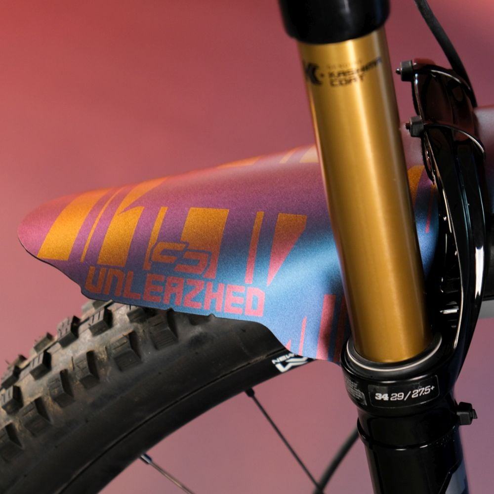 unleazhed unsplash M01 - Liquid-Life #Wähle Deine Farbe_Flip Flop red-blue/red-gold