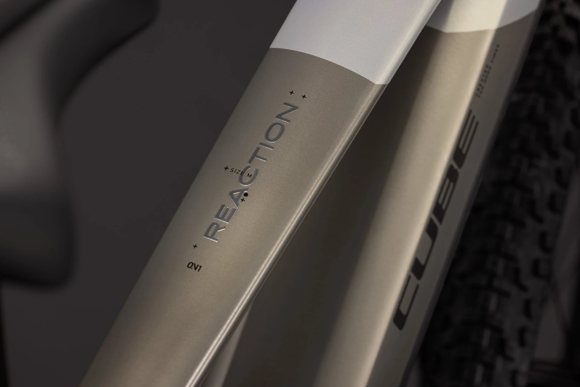 Cube Reaction Hybrid ONE 720 pearlsilver´n´chrome 2027