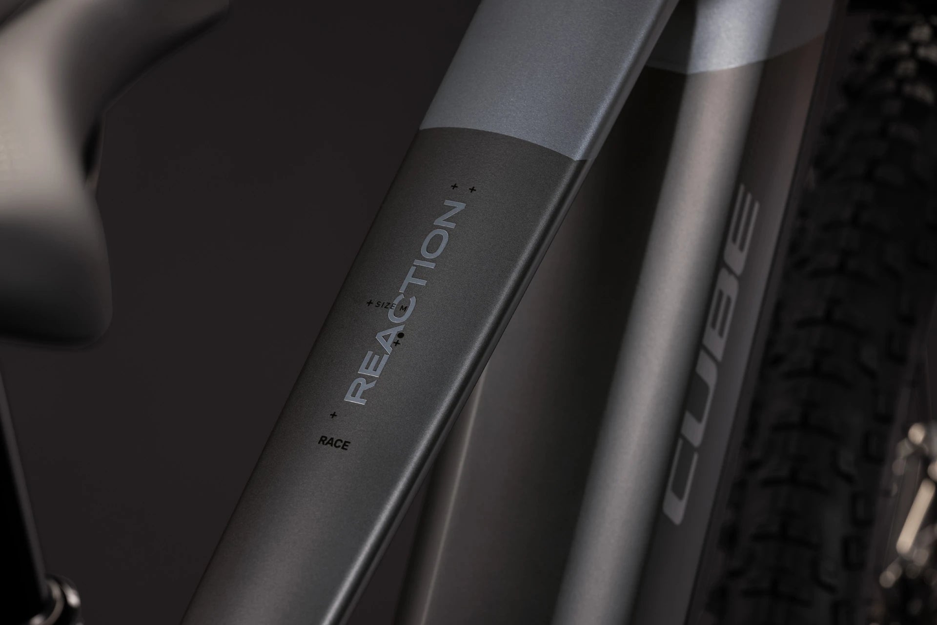 Cube Reaction Hybrid Race 800 slabgrey´n´chrome 2027