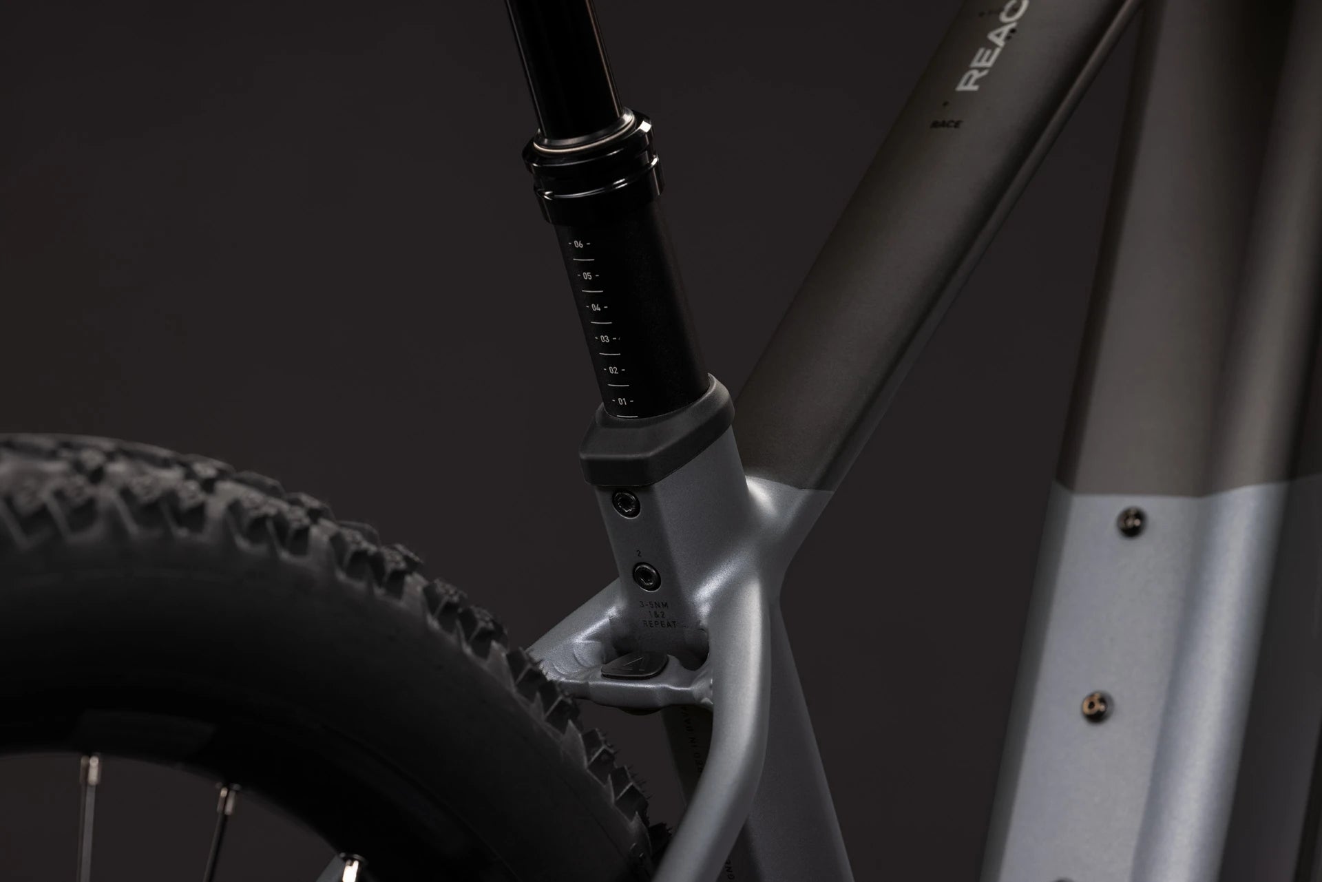 Cube Reaction Hybrid Race 800 slabgrey´n´chrome 2027