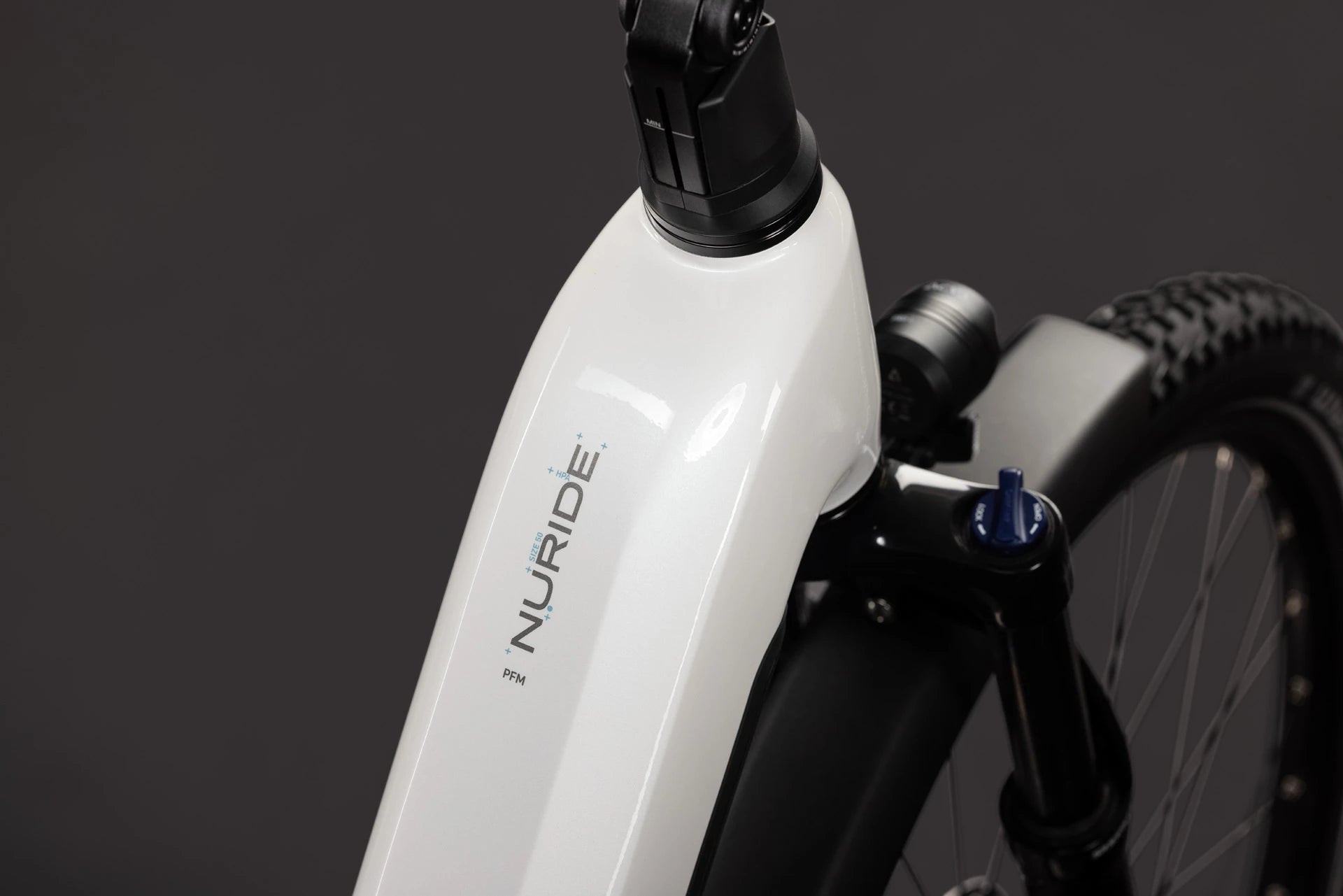 Cube Nuride Hybrid Performance 720 metallicwhite´n´grey EE 2027