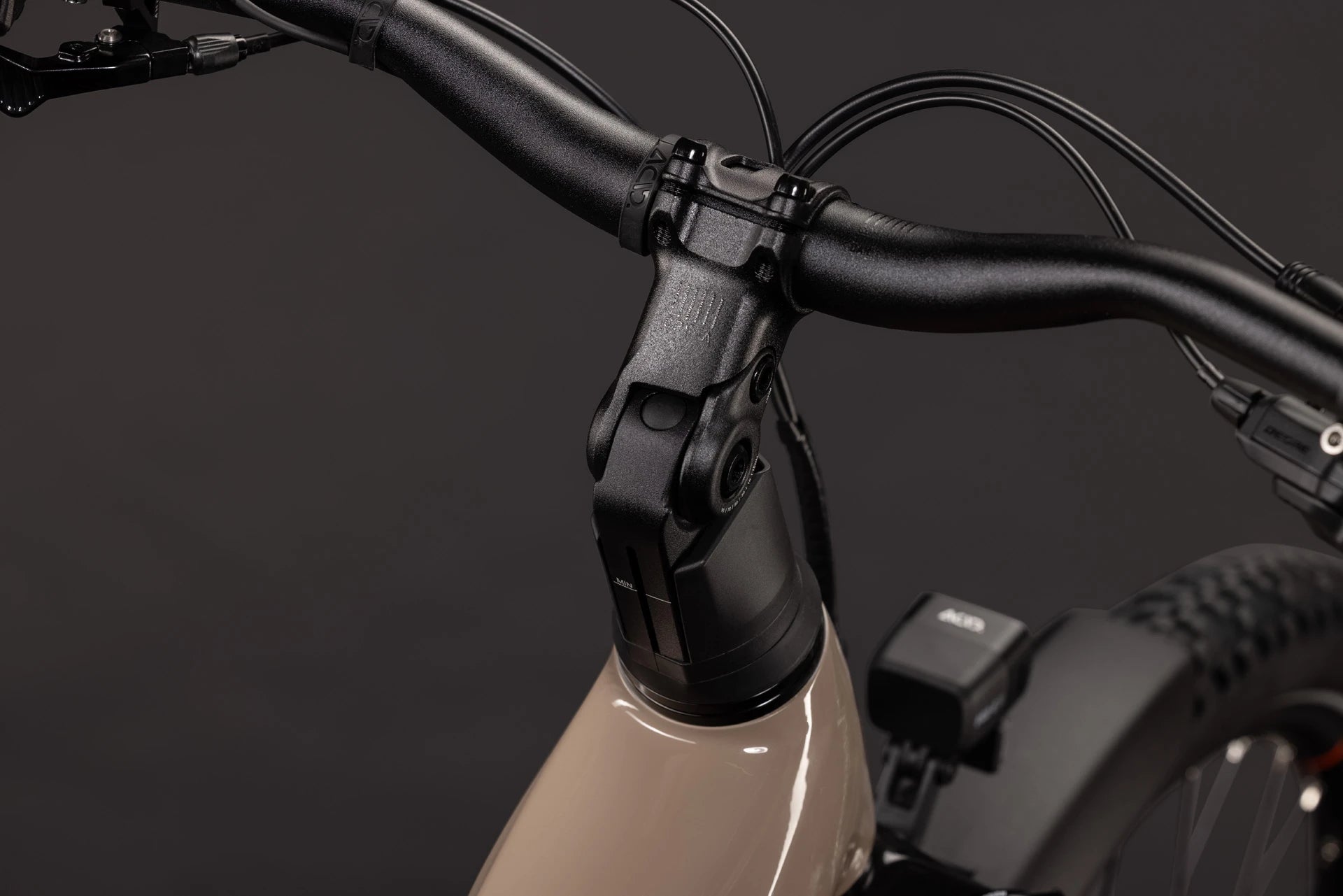 Cube Nuride Hybrid Pro 800 cappuccino´n´black Trapeze 2027