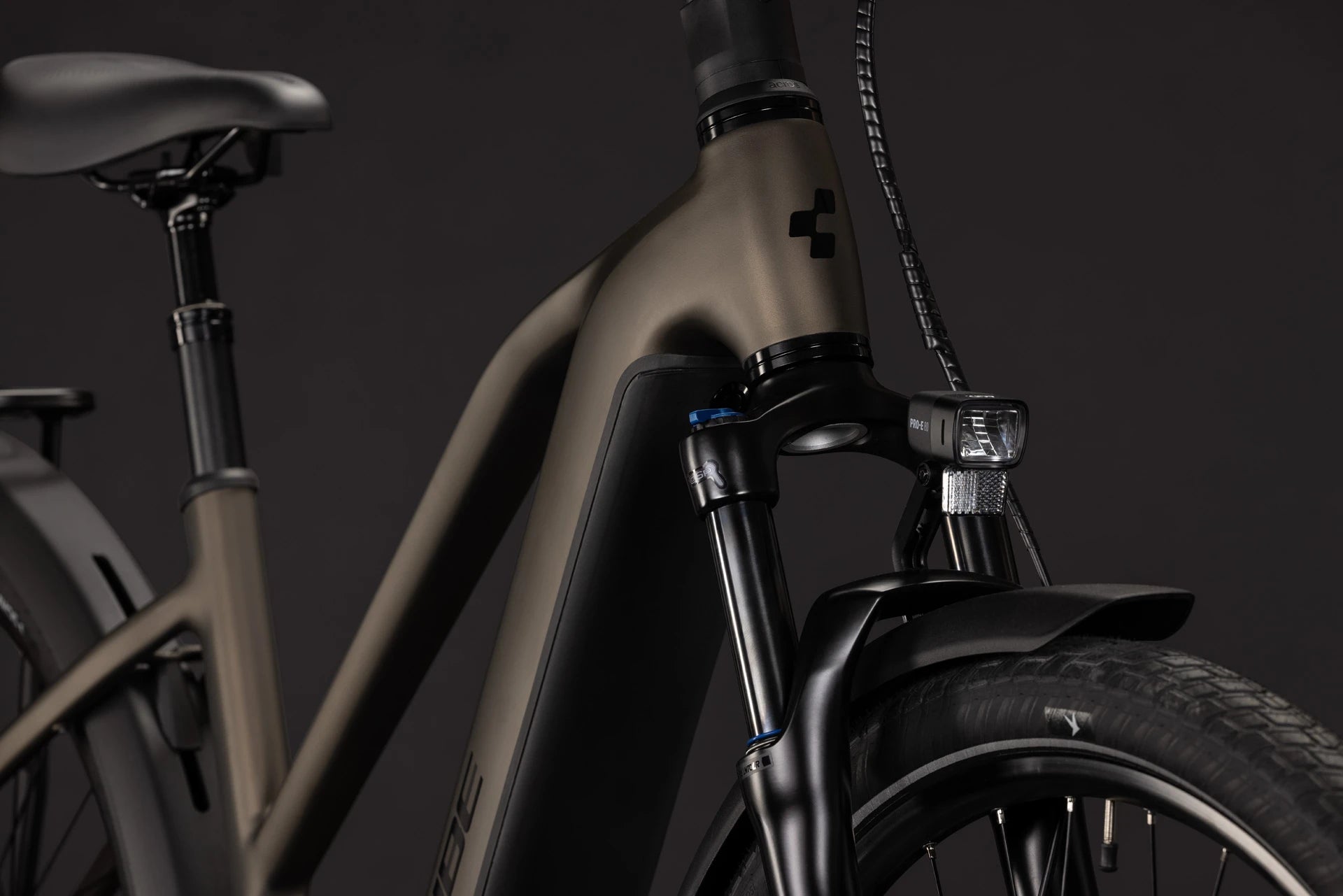 Cube Touring Hybrid Pro 800 metallicumbra´n´black Trapeze 2027