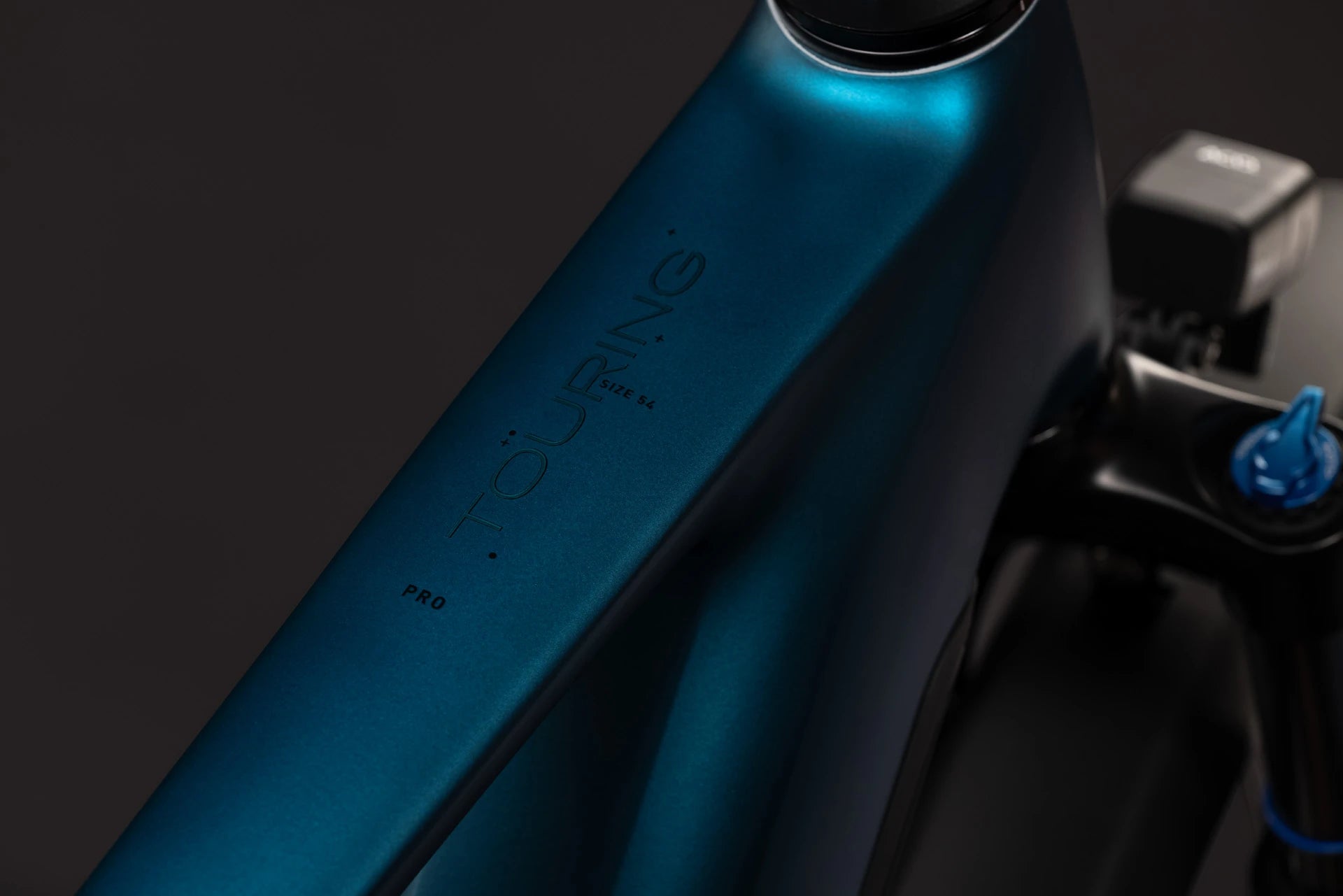Cube Touring Hybrid Pro 800 electricblue´n´prizm 2027