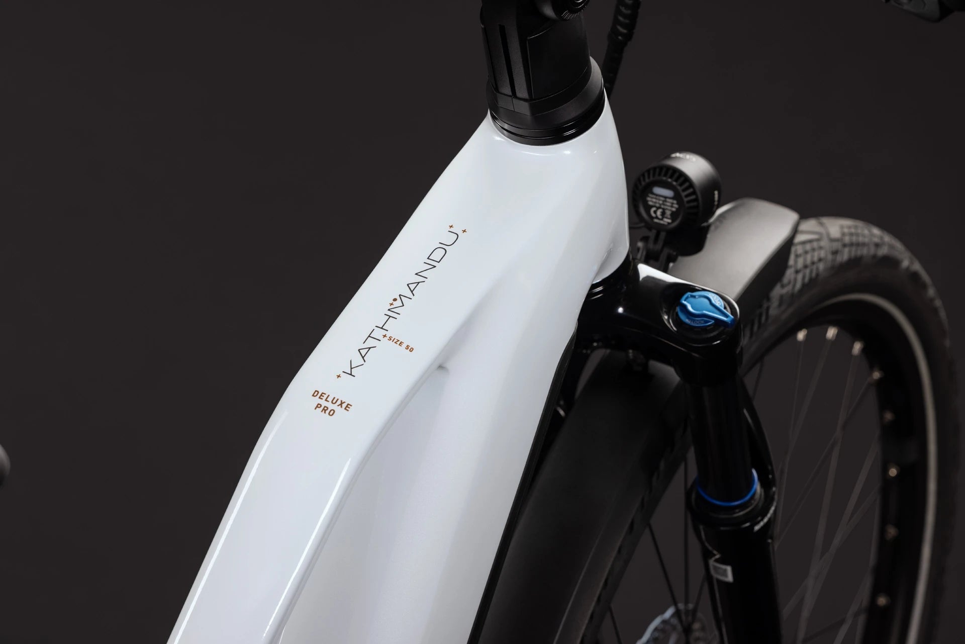 Cube Kathmandu Hybrid Deluxe Pro 800 metallicwhite´n´chrome Trapeze 2027