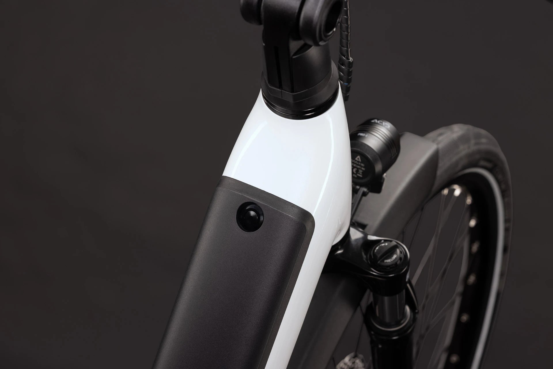Cube Supreme RT Hybrid Comfort EX 600 metallicwhite´n´reflex EE 2027