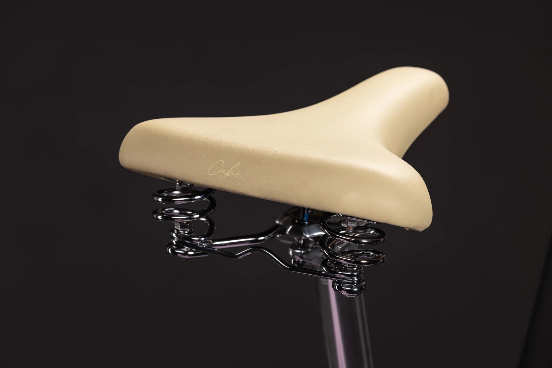 Cube Aruba Hybrid 600 cottoncandy´n´creme EE 2027