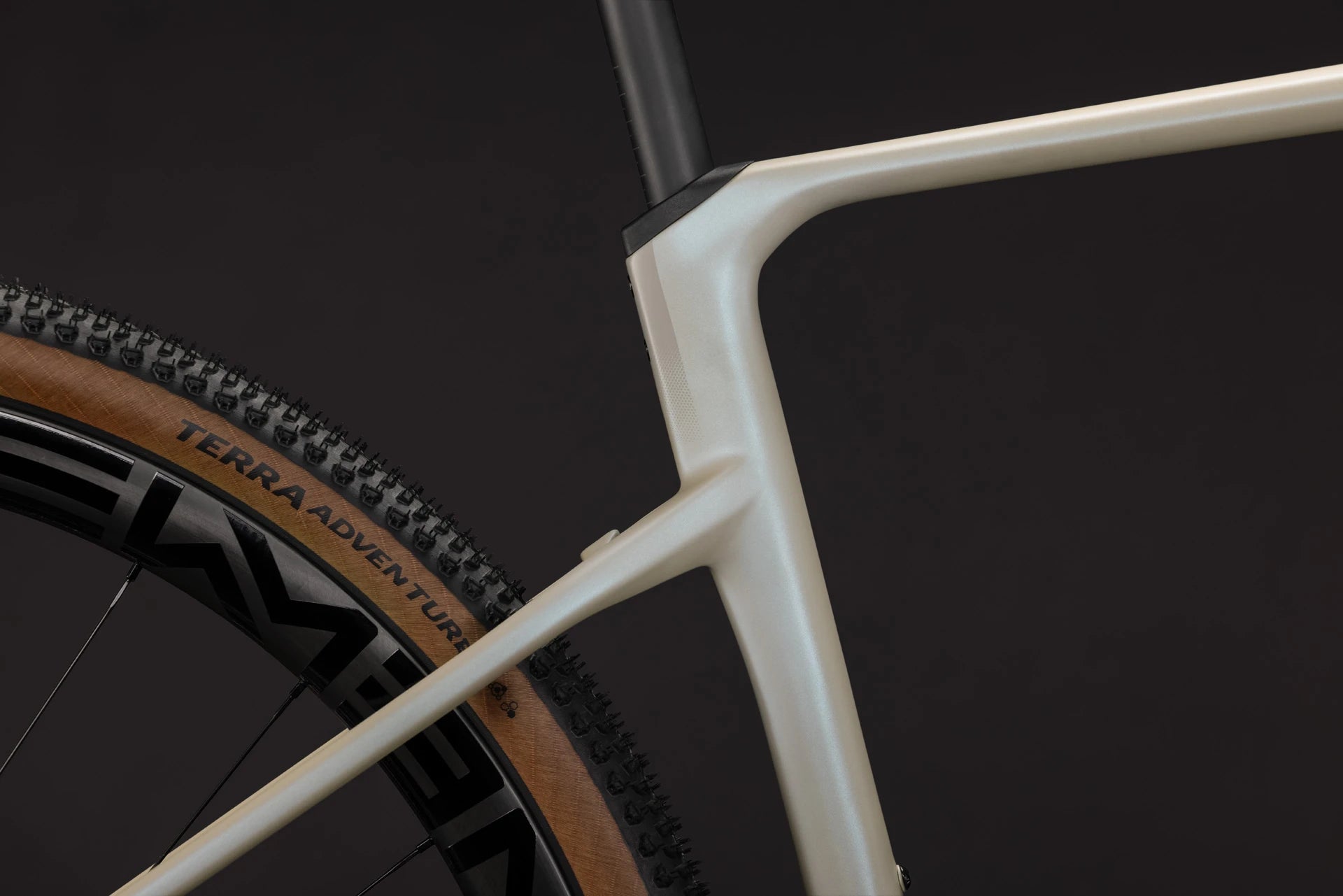 Cube Nuroad Hybrid C:62 SLX 400X glintsand´n´black 2027