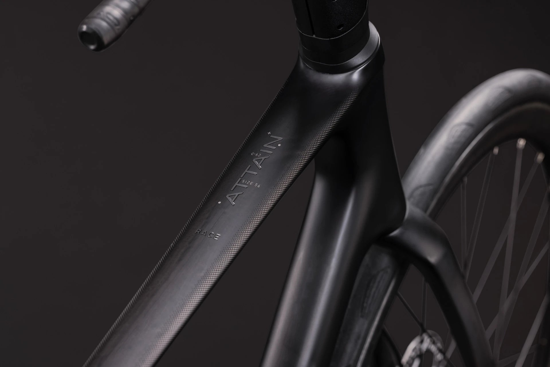 Cube Attain C:62 Race carbon´n´coalchrome 2027