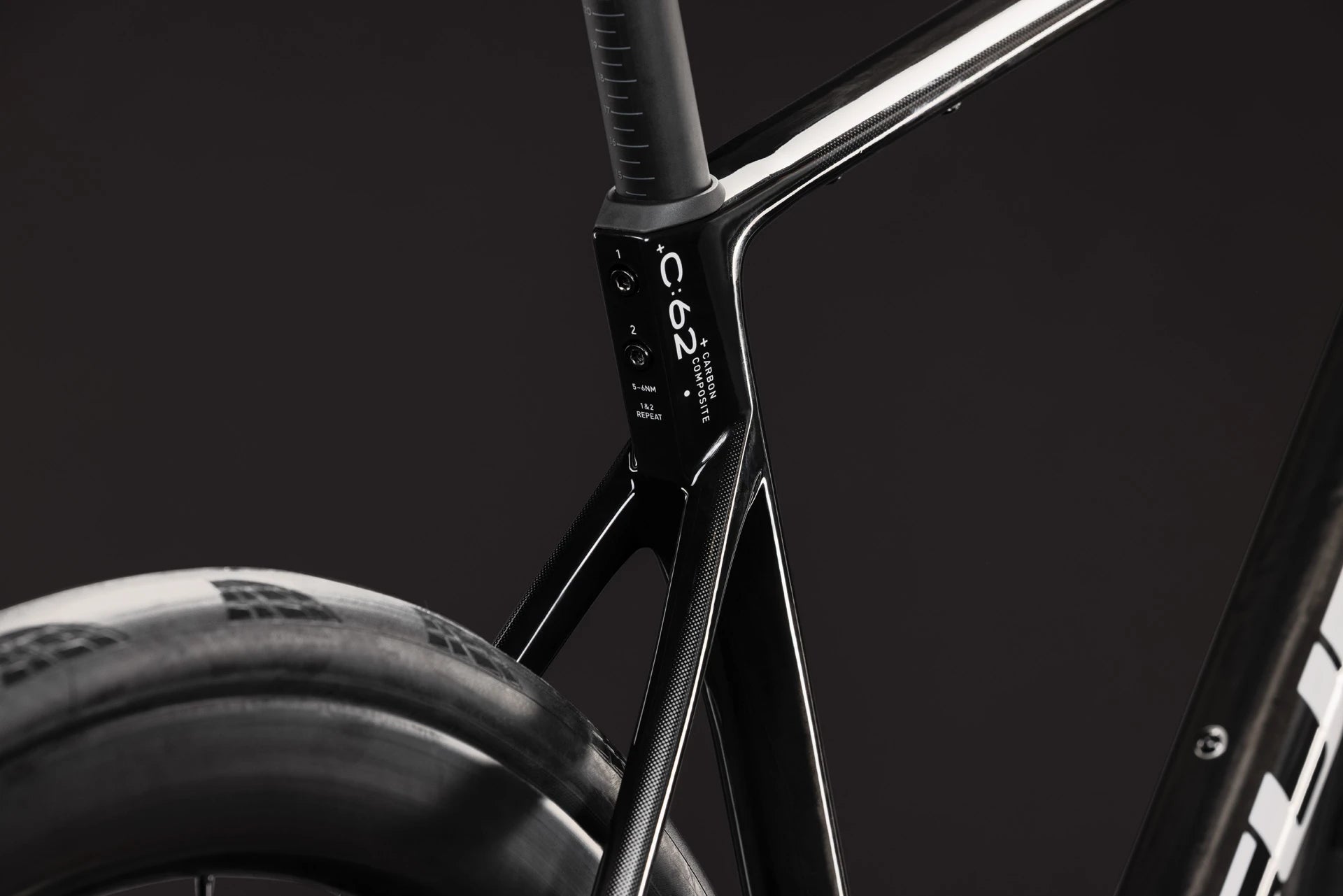 Cube Attain C:62 SLT carbon´n´white 2027