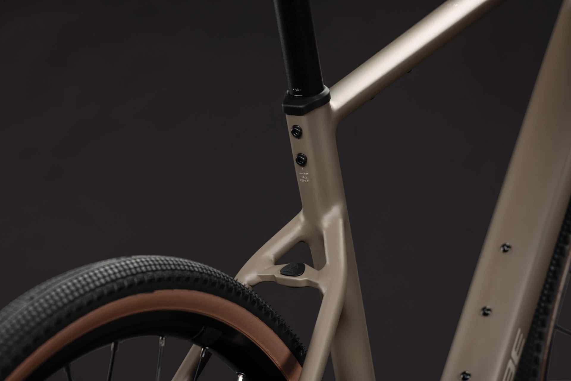 Cube Nuroad One wood´n´grey 2027