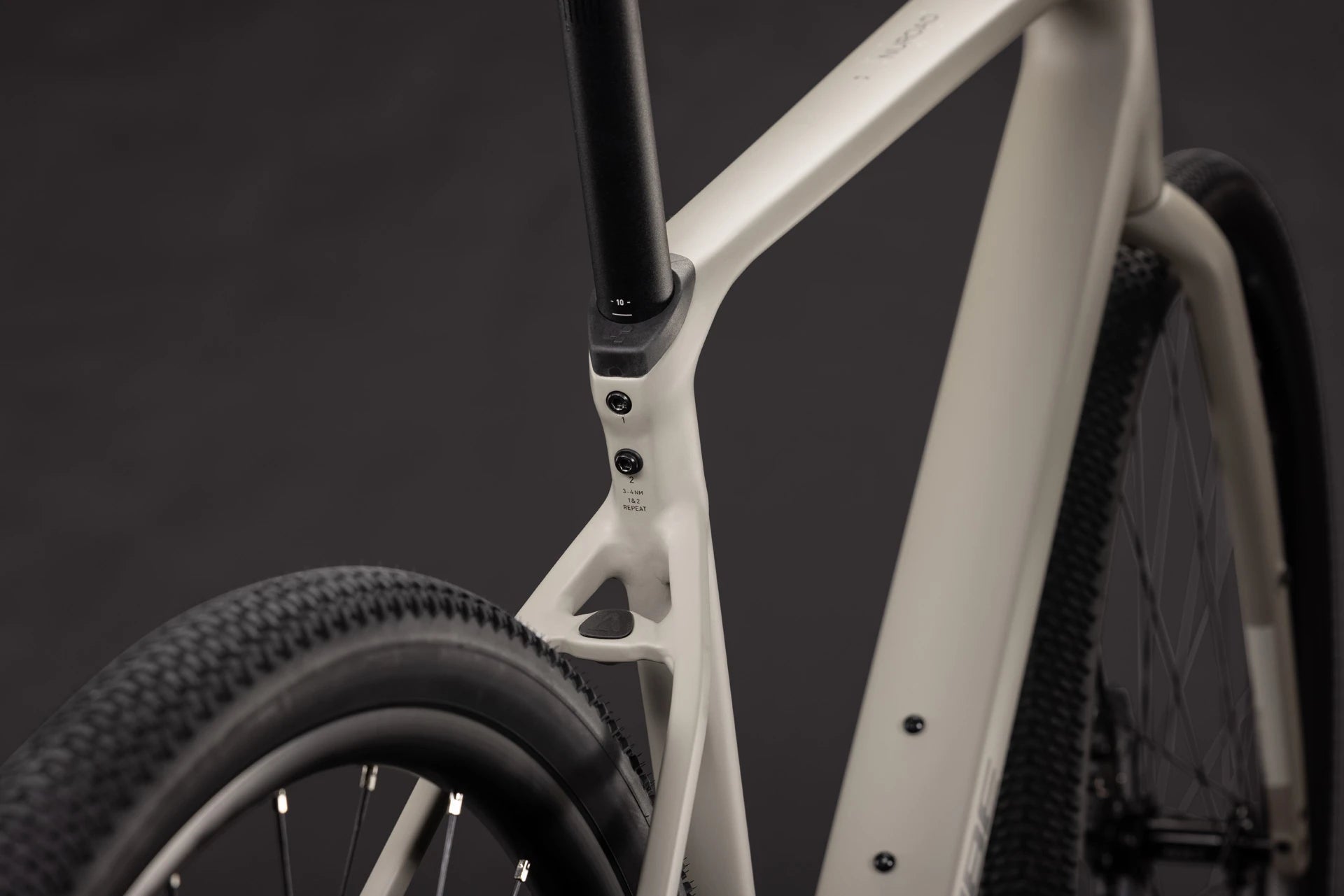 Cube Nuroad EX oatgrey´n´black 2027