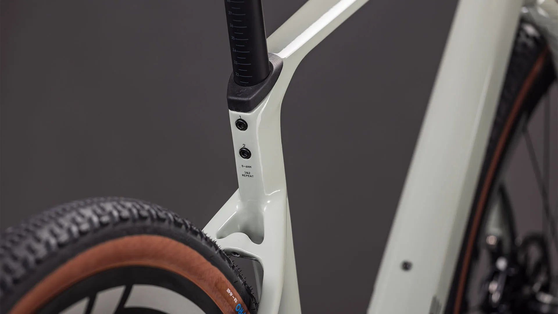 Cube Nuroad C:62 SLX reedbeige´n´chrome 2026