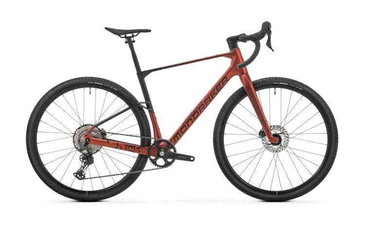 Rotes Mondraker-Arid Gravelbike, geeignet für Abenteurer, mit Scheibenbremsen und sportlichem Design.