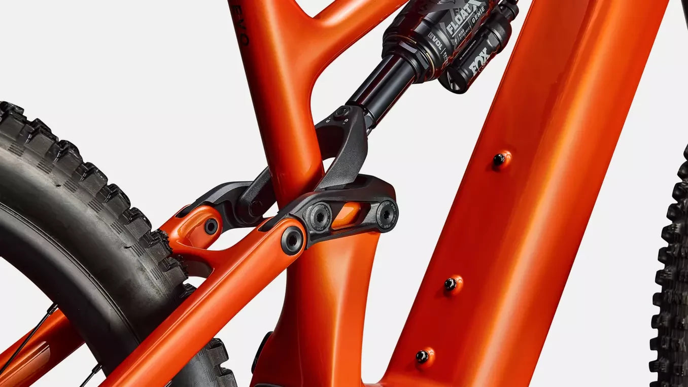 Specialized Levo 4 Comp Carbon ORGTNT/SILDST/DKNVY 2026