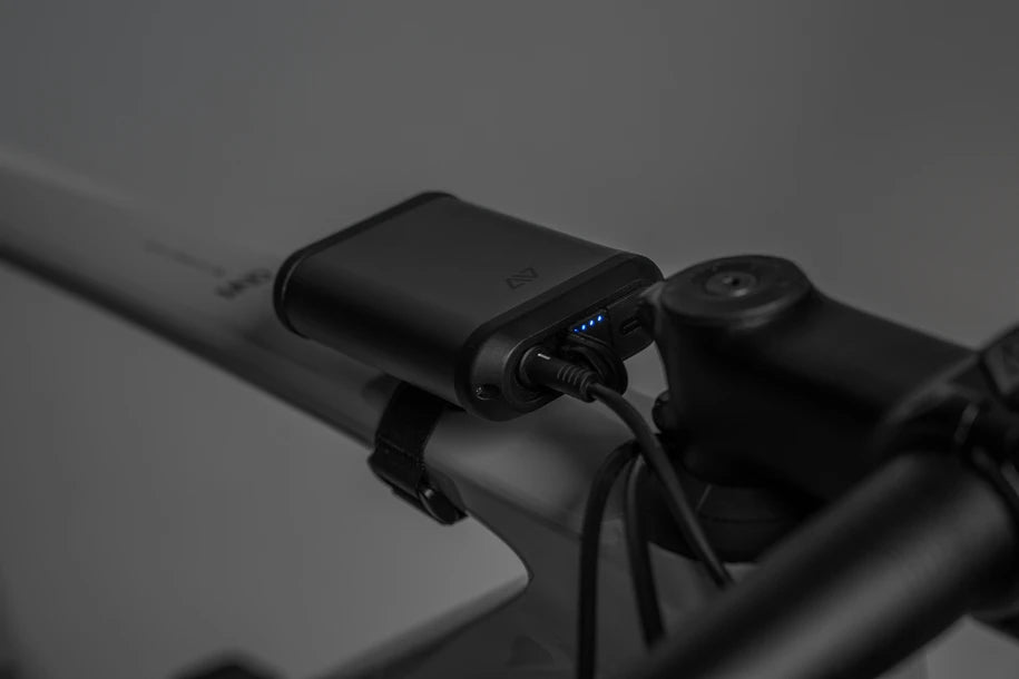 Acid Frontlicht PRO-E 200 HB PowerBank - Liquid-Life #Wähle Deine Farbe_space grey/black