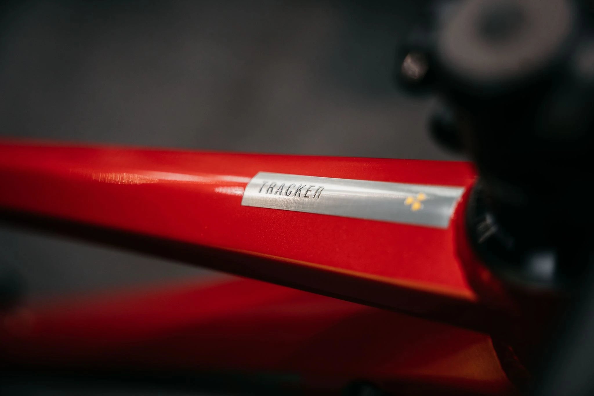 Nukeproof Tracker Comp Racing Red 2026 | Marathon-Tour